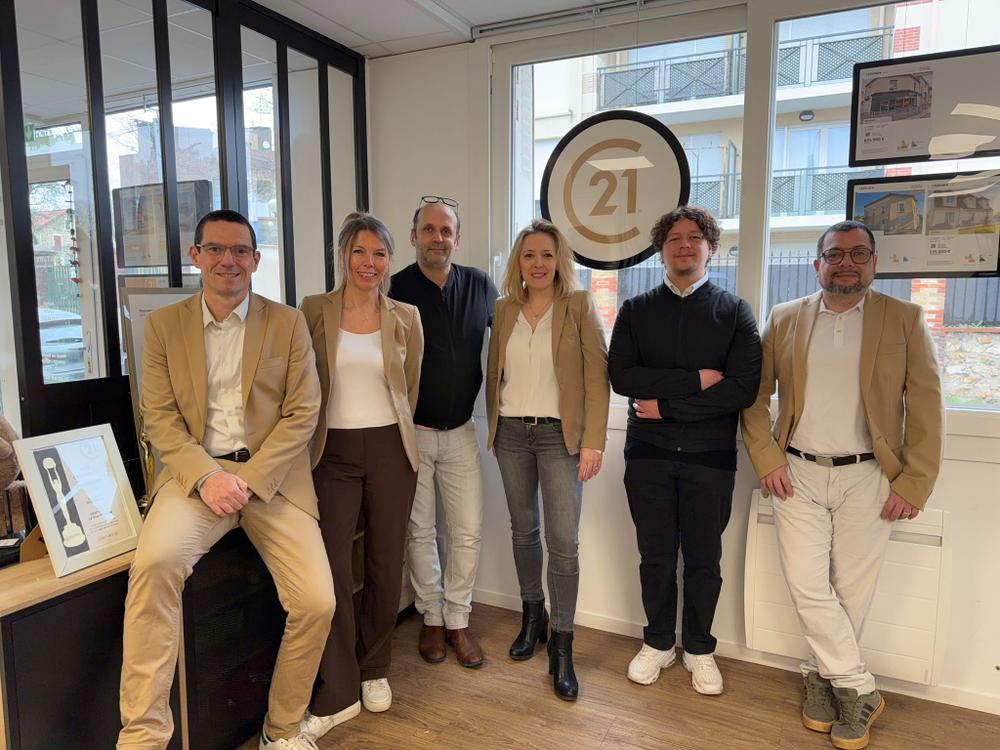 l'équipe de l'agence La Voie Romaine