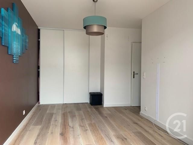 Afficher la photo en grand Appartement F4 à vendre - 4 pièces - 80.0 m2 - PIERRELAYE - 95 - ILE-DE-FRANCE - Century 21 La Voie Romaine