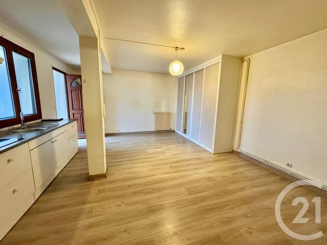 Appartement Studio à louer - 1 pièce - 27.15 m2 - PIERRELAYE - 95 - ILE-DE-FRANCE - Century 21 La Voie Romaine