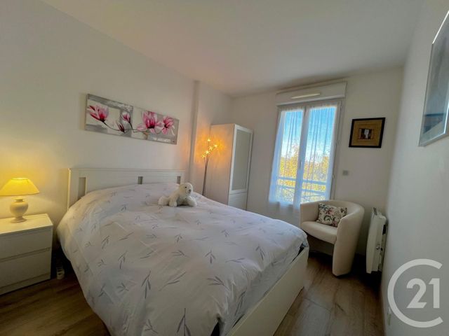 Appartement F6 à vendre - 6 pièces - 103.54 m2 - PONTOISE - 95 - ILE-DE-FRANCE - Century 21 La Voie Romaine