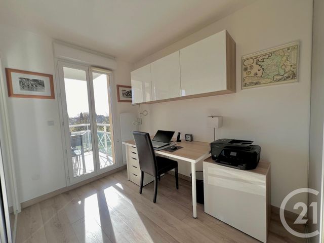 Appartement F6 à vendre - 6 pièces - 103.54 m2 - PONTOISE - 95 - ILE-DE-FRANCE - Century 21 La Voie Romaine