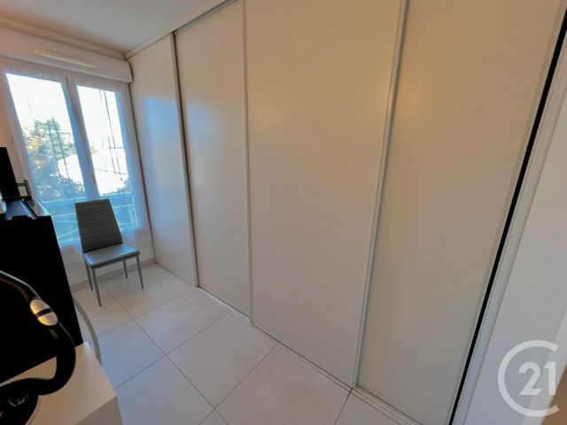 Appartement F6 à vendre - 6 pièces - 103.54 m2 - PONTOISE - 95 - ILE-DE-FRANCE - Century 21 La Voie Romaine