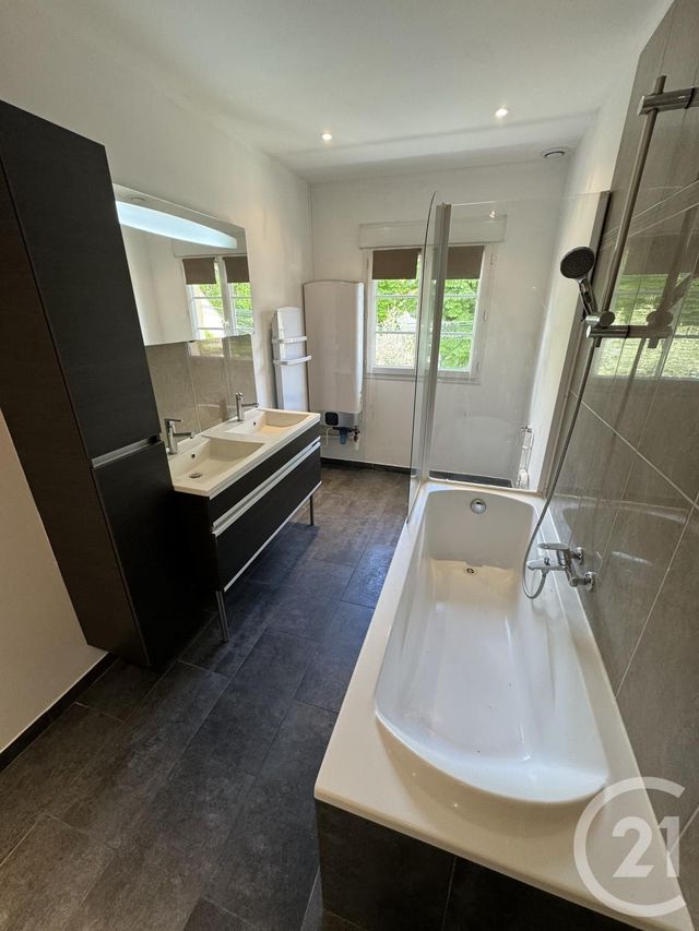 Appartement F3 à louer - 3 pièces - 67.16 m2 - BEAUCHAMP - 95 - ILE-DE-FRANCE - Century 21 La Voie Romaine