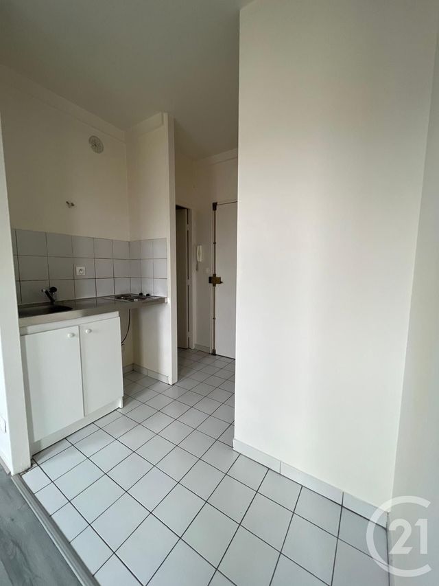 Appartement F1 à louer - 1 pièce - 24.7 m2 - PONTOISE - 95 - ILE-DE-FRANCE - Century 21 La Voie Romaine