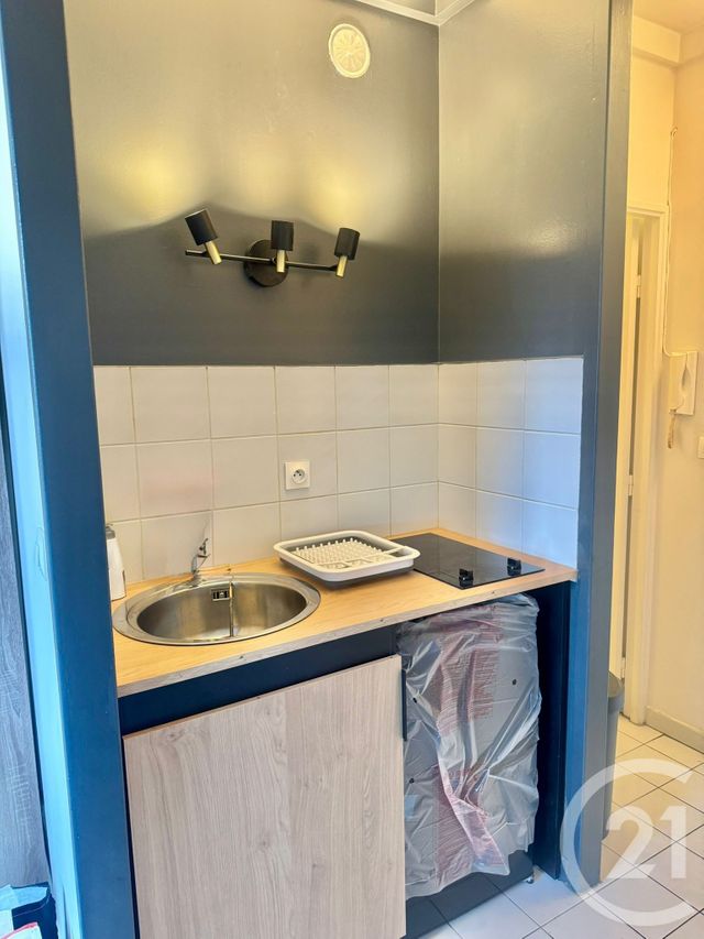 Appartement F1 à louer - 1 pièce - 24.7 m2 - PONTOISE - 95 - ILE-DE-FRANCE - Century 21 La Voie Romaine