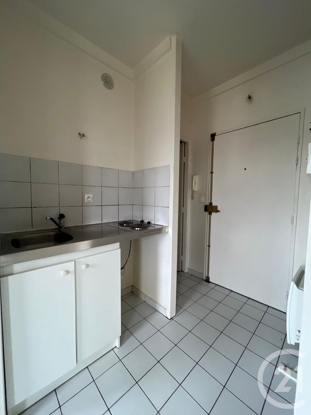 Appartement F1 à louer - 1 pièce - 24.7 m2 - PONTOISE - 95 - ILE-DE-FRANCE - Century 21 La Voie Romaine