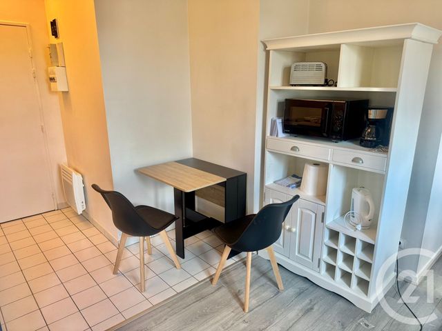 Appartement F1 à louer - 1 pièce - 24.7 m2 - PONTOISE - 95 - ILE-DE-FRANCE - Century 21 La Voie Romaine