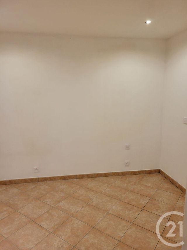 Appartement F2 à vendre - 2 pièces - 49.7 m2 - COUBRON - 93 - ILE-DE-FRANCE - Century 21 La Voie Romaine