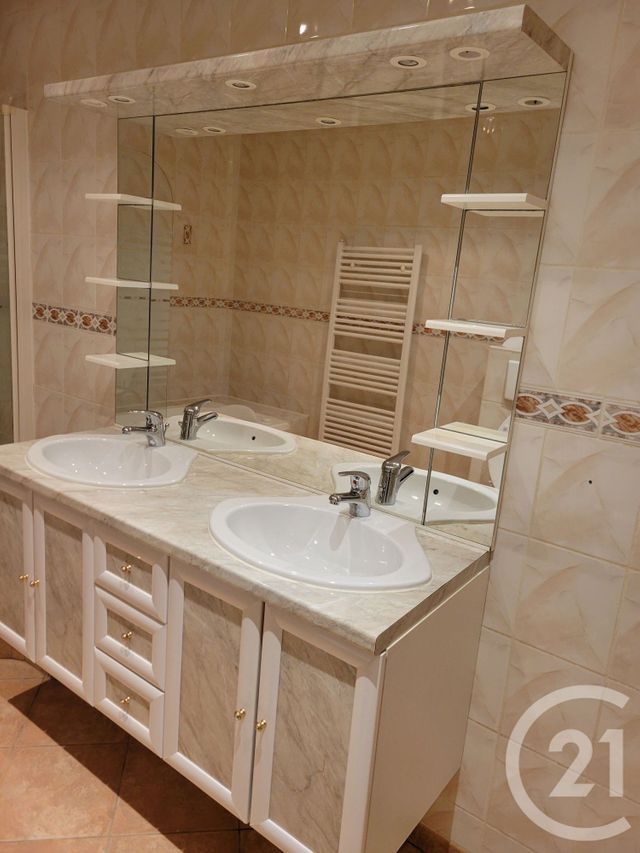 Appartement F2 à vendre - 2 pièces - 49.7 m2 - COUBRON - 93 - ILE-DE-FRANCE - Century 21 La Voie Romaine