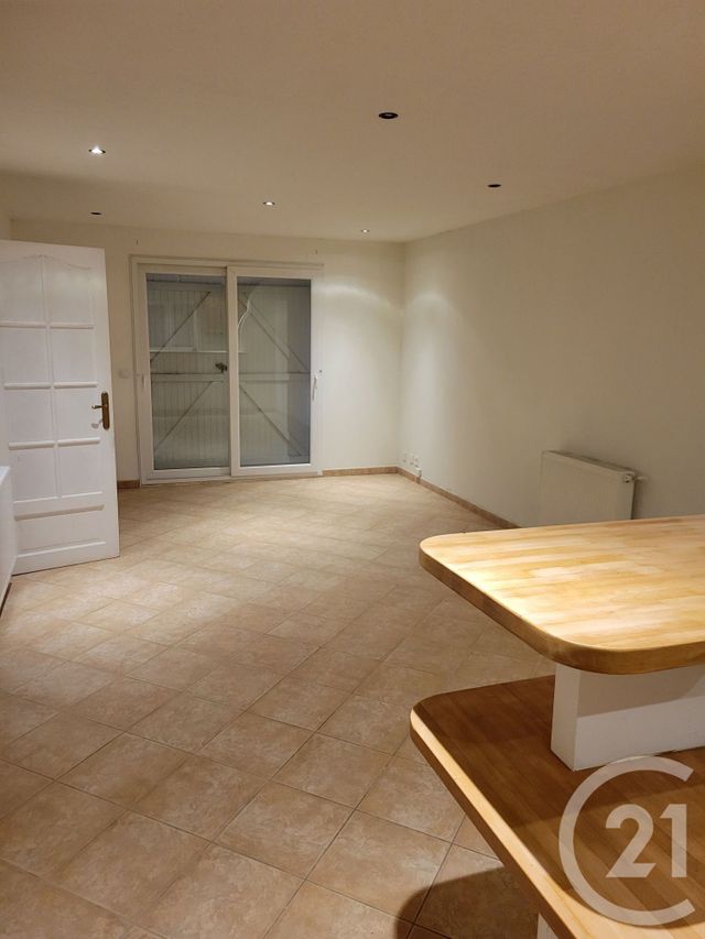 Appartement F2 à vendre - 2 pièces - 49.7 m2 - COUBRON - 93 - ILE-DE-FRANCE - Century 21 La Voie Romaine