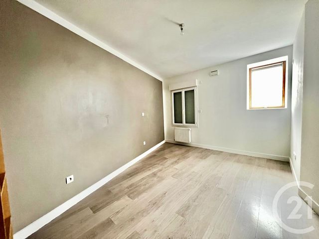 Appartement F3 à vendre - 3 pièces - 56.61 m2 - SARTROUVILLE - 78 - ILE-DE-FRANCE - Century 21 La Voie Romaine