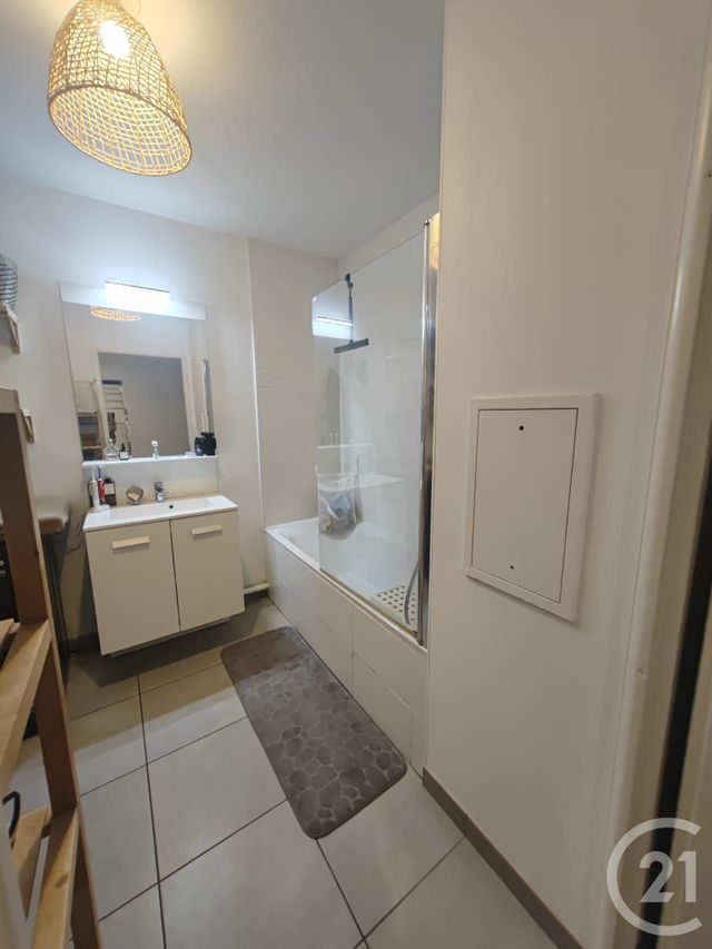 Appartement F3 à vendre - 3 pièces - 63.94 m2 - BEAUCHAMP - 95 - ILE-DE-FRANCE - Century 21 La Voie Romaine