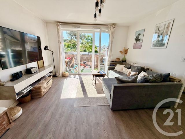 Appartement F3 à vendre - 3 pièces - 63.94 m2 - BEAUCHAMP - 95 - ILE-DE-FRANCE - Century 21 La Voie Romaine